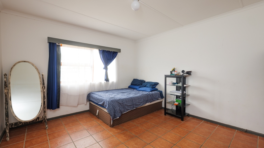 5 Bedroom Property for Sale in Napier Western Cape